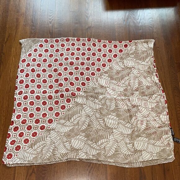 Vivante by VSA cream & tan tropical leaves with red flowers large scarf/wrap - Picture 6 of 9